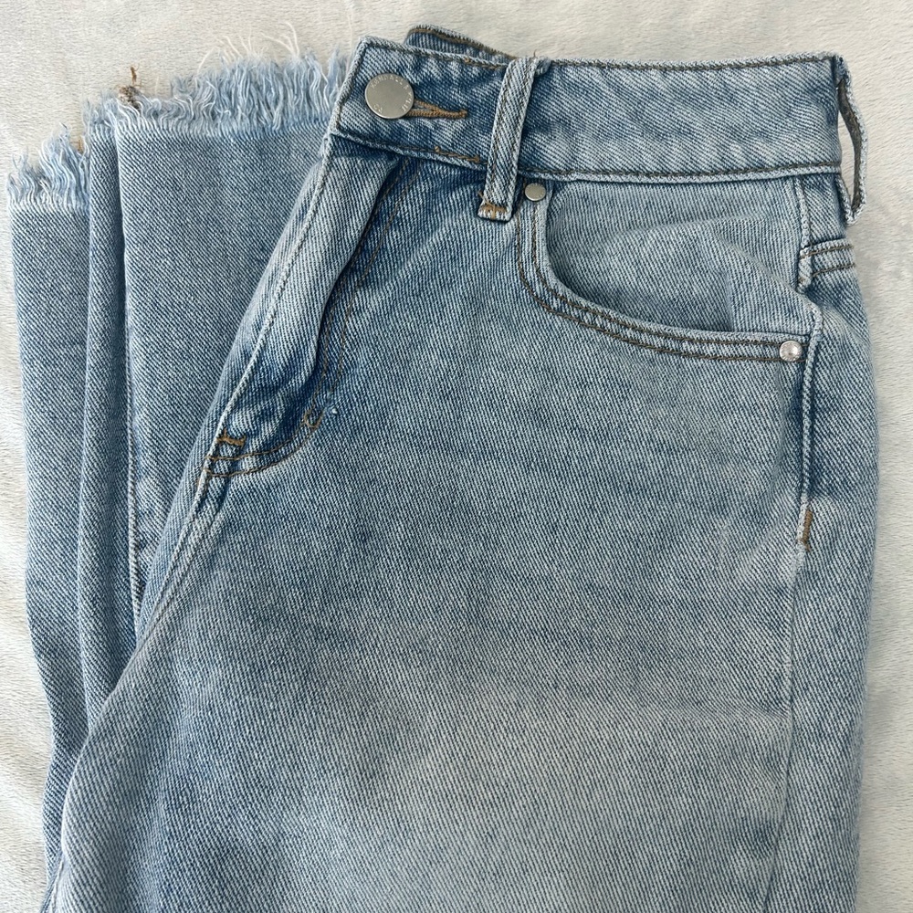 Kendall & Kylie Jeans with fringe bottoms